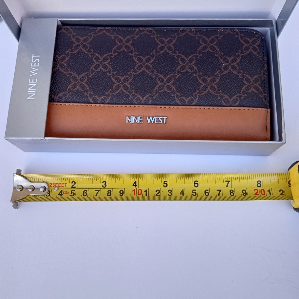 Nine west wallet